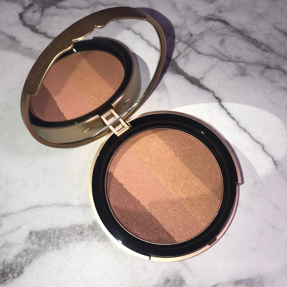 Too faced bronzer - beach bunny